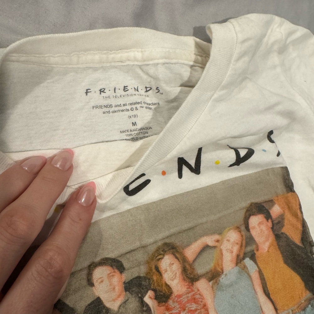 FRIENDS Graphic Tee Bundle - Picture 4 of 7